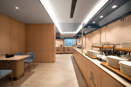 HanTing Hotel (Shenzhen Longhua Subway Station East)