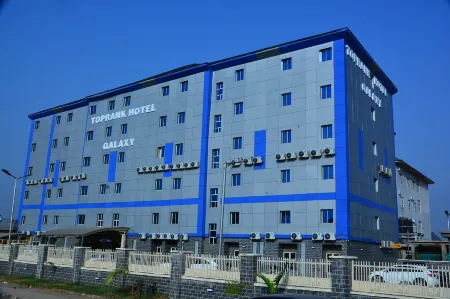 Top Rank Hotels Galaxy Asaba Отели в г. Асаба