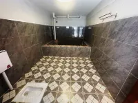 Batang Zangjia Yunsi Tang Homestay - vasca da bagno