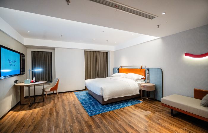 Echarm Hotel (Xiaogan Dongzhan Wuyue Guangchang)