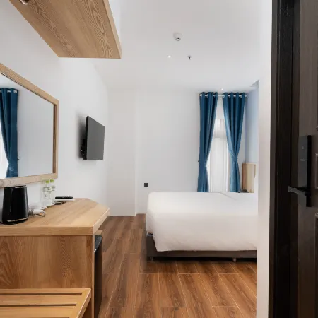 Haven Hut Riverside Hotel Отели рядом с достопримечательностью «Мост Тан Тхуан»