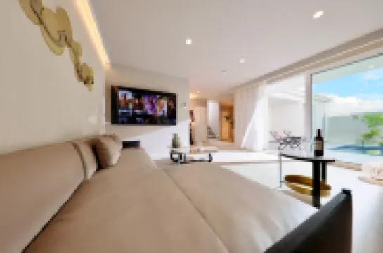 Crystal Villa Shirarahama Beach Hotels in 