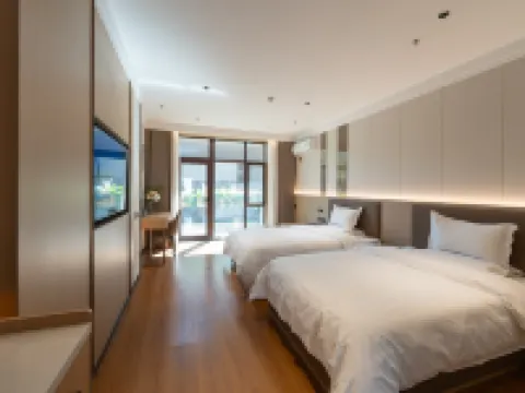โรงแรมรีสอร์ทอินเตอร์เนชั่นแนลอัลไตย์หยุนเซว โรงแรมในอาเล่อไท่ซี