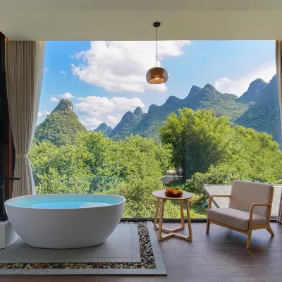 Yayuan Private Hot Spring Vacation Apartment (Yangshuo Yulong River Jiuxian Wharf) Hotels near Green Lotus Cave