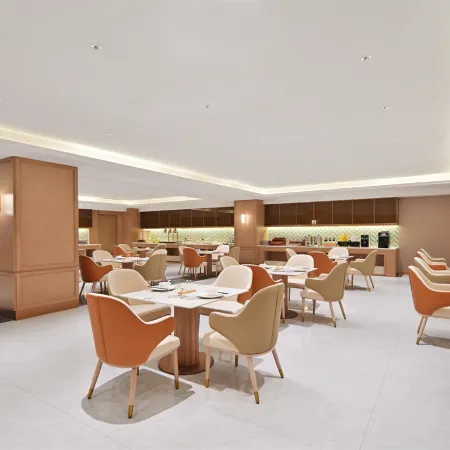 Vienna Hotel (Jinan Baotu Spring Wanda Plaza) Отели рядом с достопримечательностью «Парк источника Баоту»
