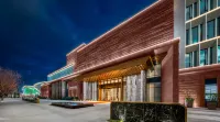 YUANDA YIHAI INTERNATIONAL RESORT Hotels near Chuxiong Normal University