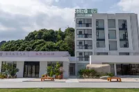 花間喜園民宿 酒溫山附近的飯店
