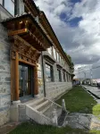 Chamtsee House