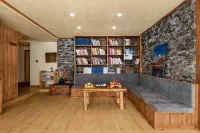 Lixian  Hidden Wonderland · Snow Mountain Luxury Resort Manor