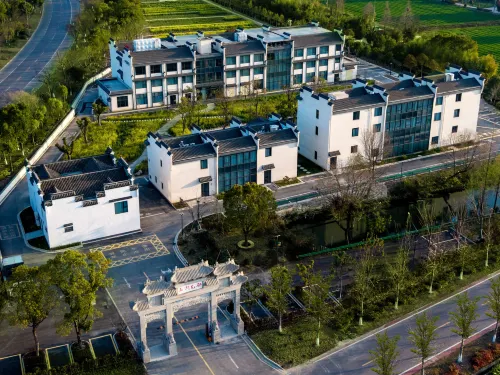 Shanhu Longdu Manor