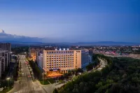 Yining Shandong Road Crystal Orange Hotel - parking