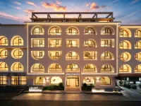Yinshan Wangyue Design Guesthouse - parking