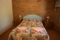 Rubyvale Motel & Holiday Units - baignoire