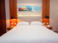 潮漫酒店(广州高铁南站钟村地铁站店) - 品质简选大床房