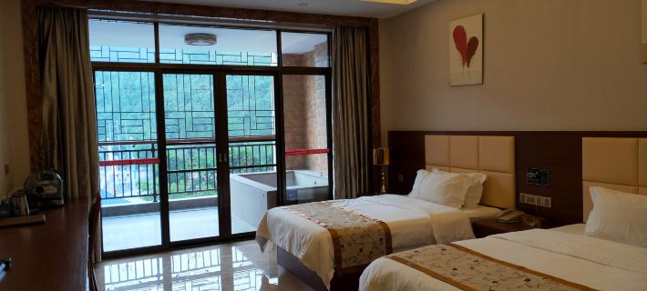 Longguizhai Waterfall Hotel Hotels in Fengshun