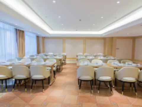 Vienna International Hotel (Shaodong High-speed Railway Station Trade City) Hotels in Shaodong