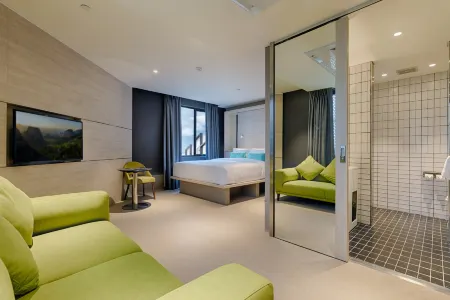 The Upper House Hotel Отели рядом с достопримечательностью «Парк Аспен Вижен Сити Сентрал»