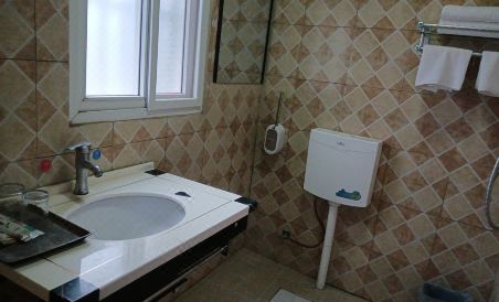 Huazhongyou Inn - Housity