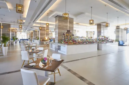 Al Bahar Hotel & Resort Отели рядом с достопримечательностью «O2 Spa Hilton Resort»