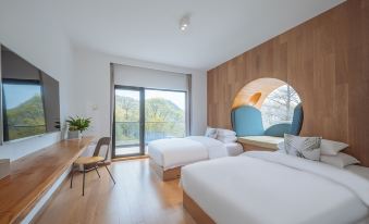 Floral Hotel · Jiangnan Tianchi Moonlight Xiaolu Guesthouse