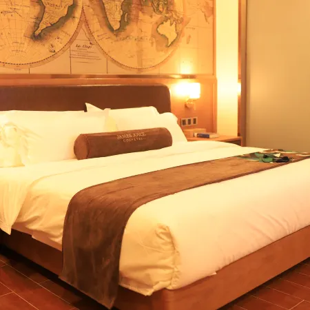 James Joyce Coffetel Hotel (Zhangjiakou Qiaoxi District Government Jinding Plaza) Отели рядом с достопримечательностью «Центральная кровавая станция Чжан Цзякоу»
