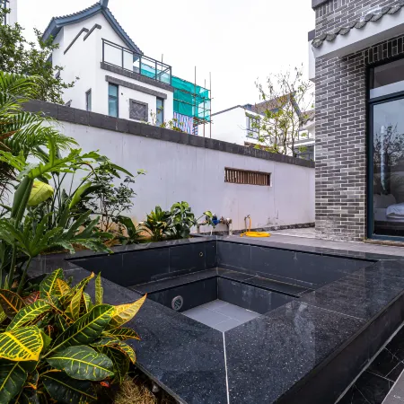 Yingde Aoyuan Heart Flower Chocolate Kingdom Hot Spring Villa