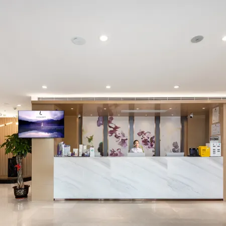 Lavande Hotel Sanya Hexi Road duty-free Shopping Park store Отели рядом с достопримечательностью «Первый Рынок»