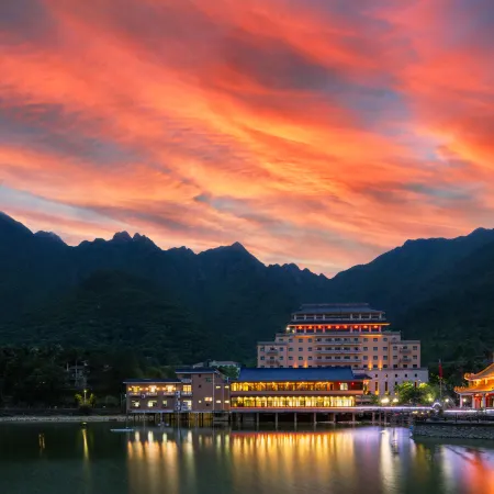 Lotus Mountain Hot Spring Resort