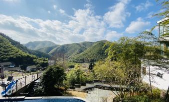 Xizhu Yunjian Hot Spring Villa