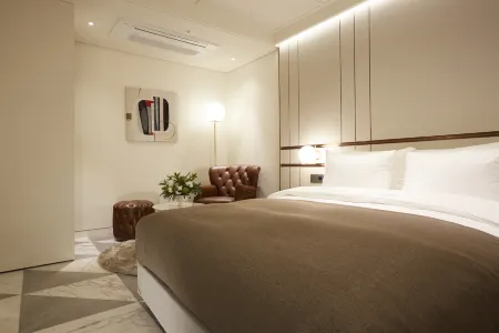 9 Brick Hotel