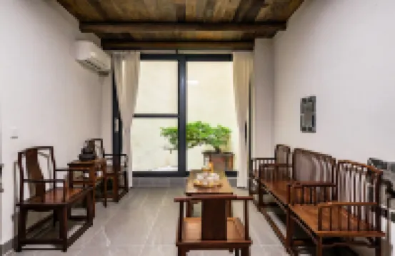 Floral Hotel· Liuzhou yueweiyuan Hotel  (yaobu ancient town scenic spot store)