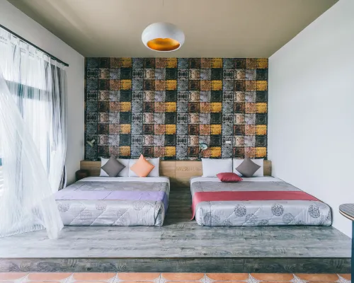 Wonderful & Travel Hostel Hotels near Feng Chui Sha