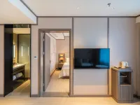 HanTing Hotel (Pengze Caifu Central Square) Hotels in Pengze