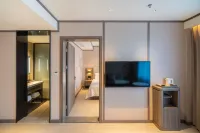 HanTing Hotel (Pengze Caifu Central Square) Hotels in Pengze