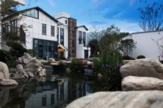 Yixing Lingquan Valley Holiday Hotel