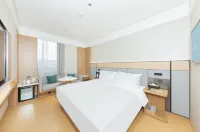 JI Hotel (Beijing Chaoyang High Speed Railway Station Jiuxianqiao Road) Hotels near Lufthansa Outlets