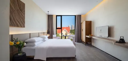 J Coast Beihai Отели рядом с достопримечательностью «Guilin University of Electronic Technology Beihai Campus»