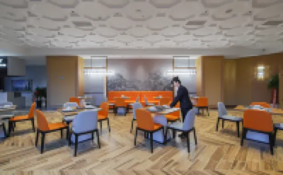 Vienna International Hotel (Sunchuang Tower Flagship Store in Bengbu)