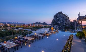 Li River Landscape · Riverside Courtyard Hotel( Elephant Trunk Hill and Two Rivers & Four Lakes)