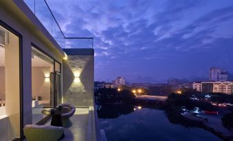 Global Village Elegant Lijiang Hotel (Guilin Two Rivers and Four Lakes Xiangbishan Branch)