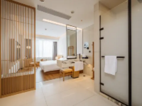 Banlan Hotel (Jiujiang Railway Station Wanda Plaza) Hotels in Jiujiang