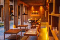 Yongding Earth Building Duilu · Shengheng Building World Heritage Home Stay فنادق في لونغ يان