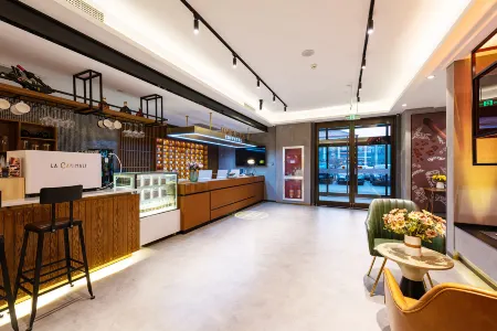 Beijing University of science and technology JAMES JOYCE COFFETEL Отели рядом с достопримечательностью «CPC Haidian Committee Party School»