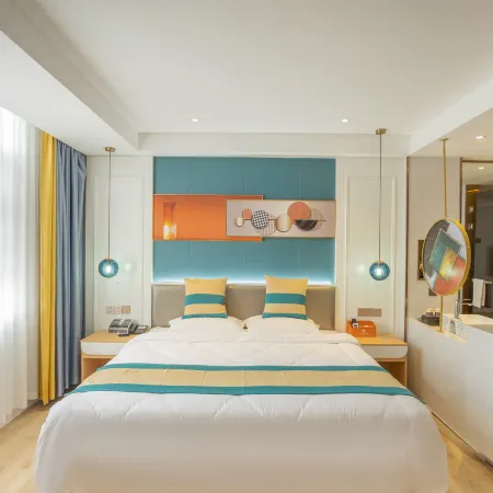 Manfeng Four Seasons Plus Hotel (Binyang Phoenix Lake Park Liwo Plaza Branch)
