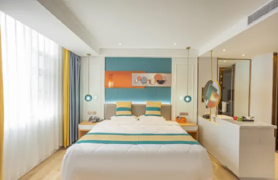 Manfeng Four Seasons Plus Hotel (Binyang Phoenix Lake Park Liwo Plaza Branch)