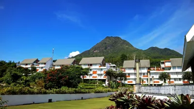 Amartahills Hotel & Resort Hotel dekat Jawa Timur Park 1