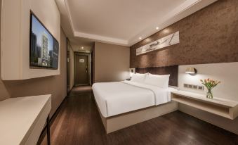 Yilong Anyun Hotel (Suzhou Renmin Road Nanmen Subway Station)