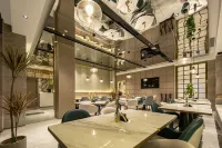 Atour Hotel Jiashan Dazhong Plaza Century Avenue