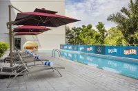 Travelodge Harbourfront Singapore - parkir