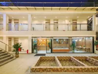 Linkong Bieyuan Hotel